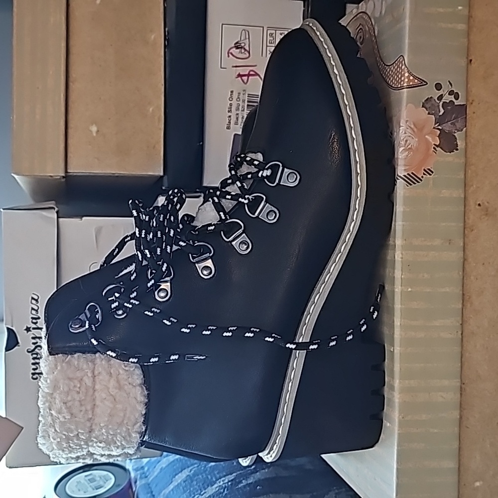 Black boot